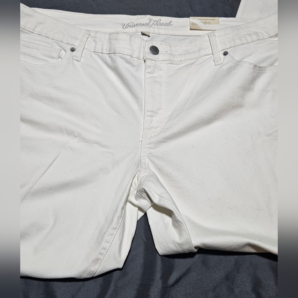 Universal Thread White Jeans Sz 22W